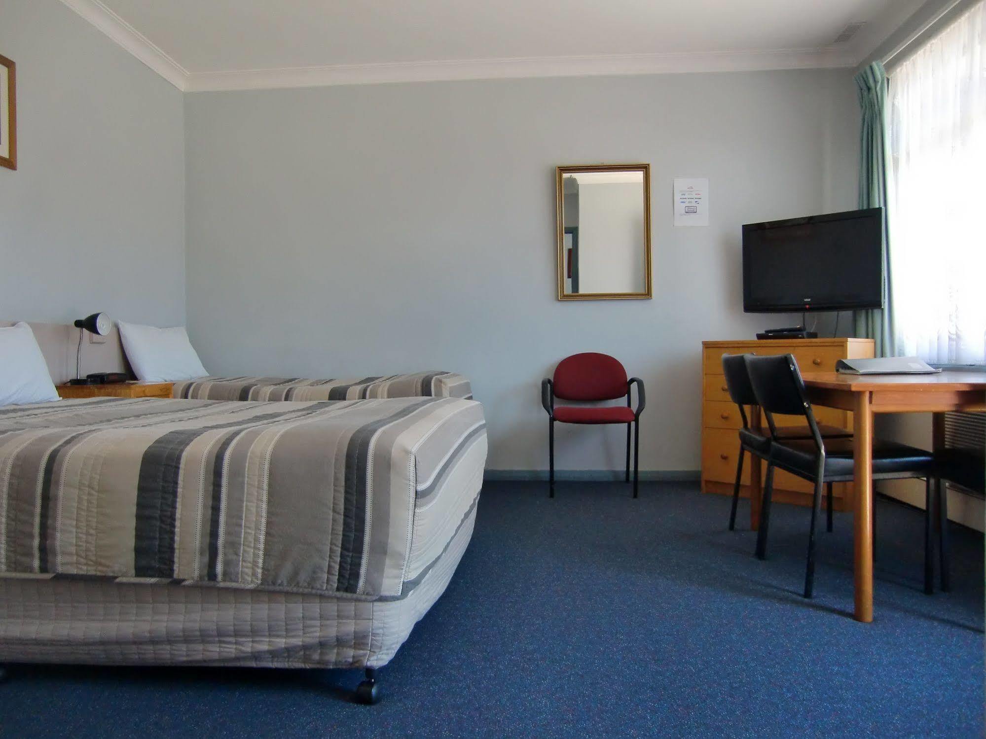 Bairnsdale Kansas City Motel Bagian luar foto